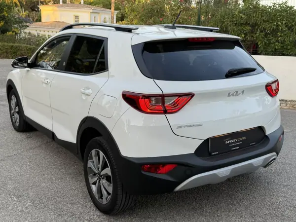Kia Stonic 2022 - 15999 EUR, 59000 km - AUTO.MOTO.pt - 59000km - foto 9 de 14