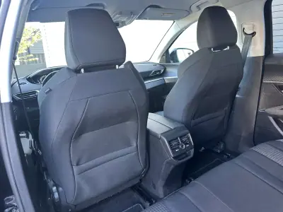 Peugeot 3008 2019 - 14900 EUR, 190000 km - 190000km - foto 48 de 64