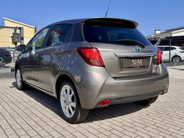 Toyota Yaris 2016 - 14500 EUR, 101000 km - AUTO.MOTO.pt - 101000km - foto 6 de 19