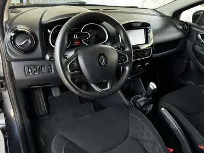 Renault Clio Break 2018 - 10900 EUR, 138940 km - AUTO.MOTO.pt - 138940km - foto 5 de 10