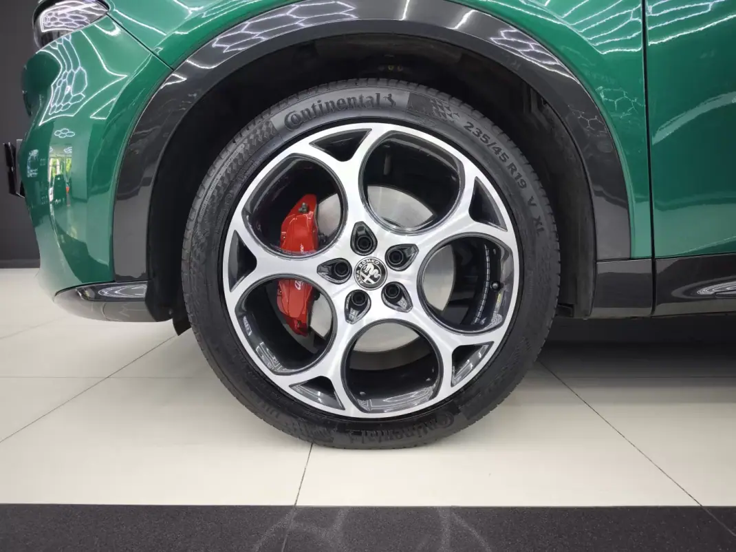 Alfa Romeo Tonale 2023 - 31450 EUR, 138315 km - AUTO.MOTO.pt - 138315km - foto 15 de 43