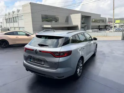 Renault Mégane Sport Tourer 2017 - 13300 EUR, 162000 km - AUTO.MOTO.pt - 162000km - foto 3 de 11