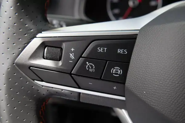 SEAT Arona 2023 - 18390 EUR, 14160 km - AUTO.MOTO.pt - 14160km - foto 34 de 34