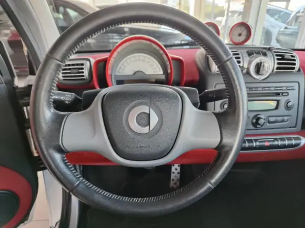 Smart ForTwo Coupé 2009 - 5250 EUR, 194000 km - AUTO.MOTO.pt - 194000km - foto 22 de 28
