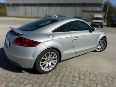 Audi TT Coupé 2006 - 16990 EUR, 77500 km - AUTO.MOTO.pt - 77500km - foto 6 de 19