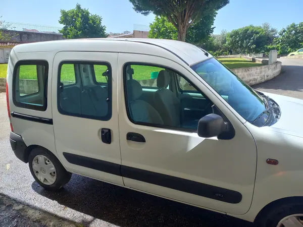 Renault Kangoo 2004 - 4400 EUR, 266000 km - 266000km - foto 3 de 12