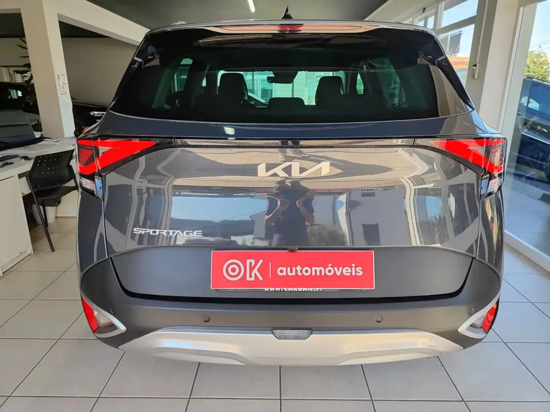 Kia Sportage 2024 - 32750 EUR, 16000 km - 16000km - foto 9 de 39