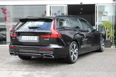 Volvo V60 2020 - 26400 EUR, 128429 km - AUTO.MOTO.pt - 128429km - foto 4 de 25