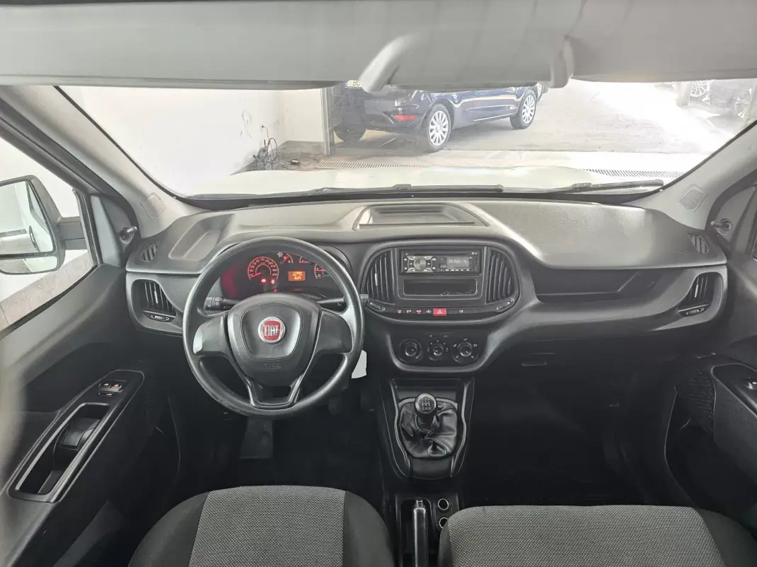 Fiat DOBLO CARGO 1.3 MULTIJET EASY 2018 - 10250 EUR, 177400 km - AUTO.MOTO.pt - 177400km - foto 24 de 26