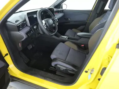 Renault 5 2025 - 26980 EUR, 28510 km - AUTO.MOTO.pt - 28510km - foto 4 de 6