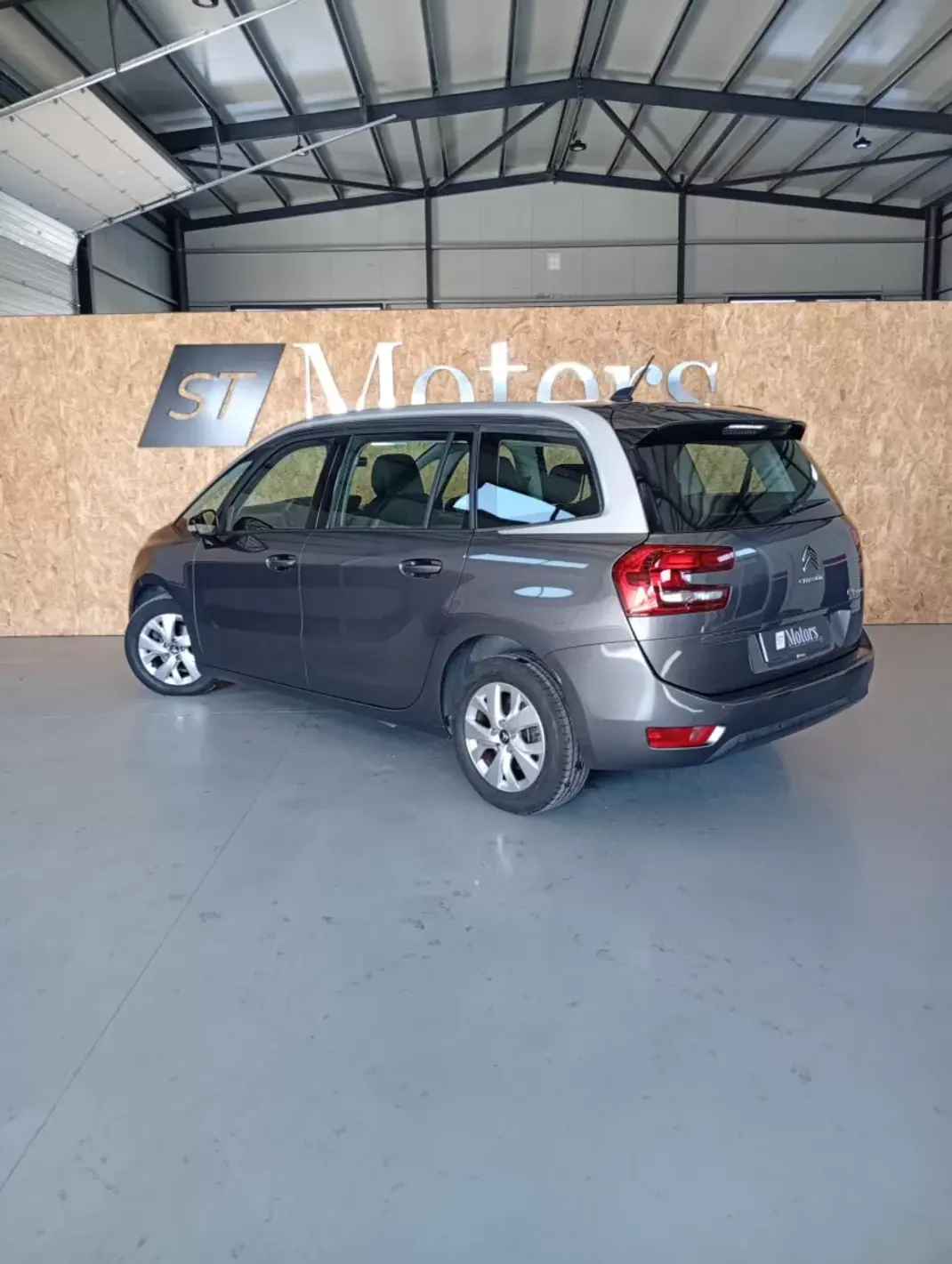 Citroën C4 Spacetourer 2021 - 18900 EUR, 81600 km - AUTO.MOTO.pt - 81600km - foto 4 de 20