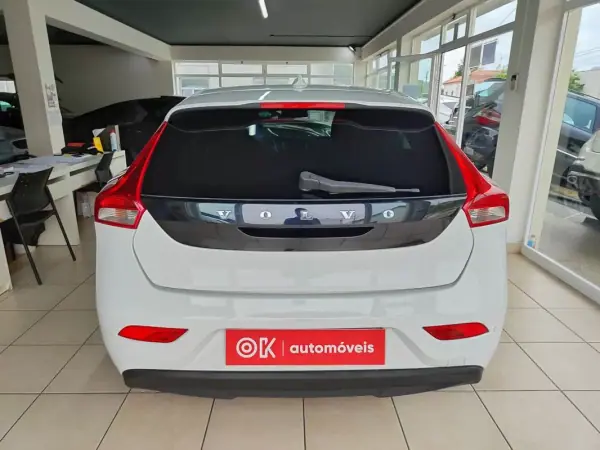 Volvo V40 2013 - 7750 EUR, 298000 km - AUTO.MOTO.pt - 298000km - foto 11 de 36