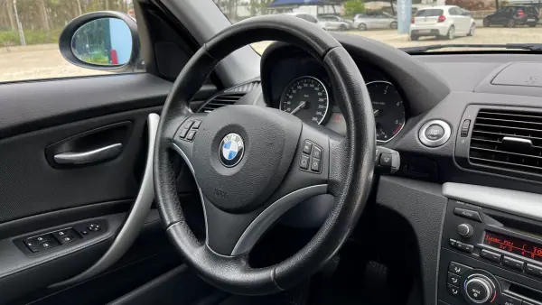 BMW 123 2007 - 11900 EUR, 253000 km - AUTO.MOTO.pt - 253000km - foto 24 de 46