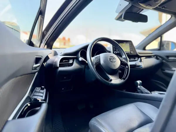 Toyota C-HR 2020 - 24950 EUR, 67000 km - AUTO.MOTO.pt - 67000km - foto 12 de 26
