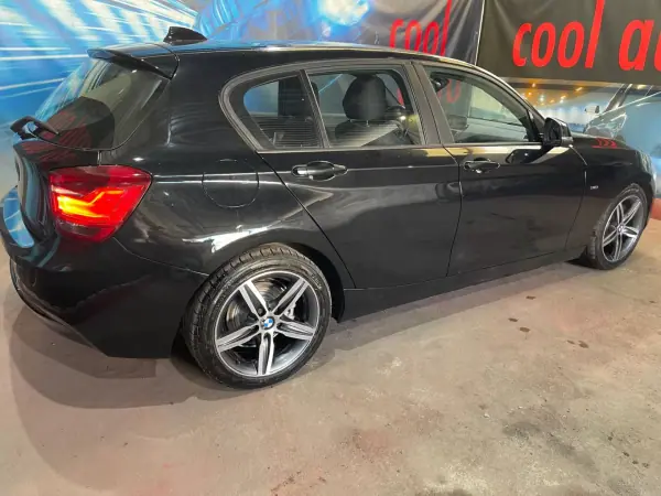 BMW 118 2015 - 13999 EUR, 164000 km - AUTO.MOTO.pt - 164000km - foto 18 de 50