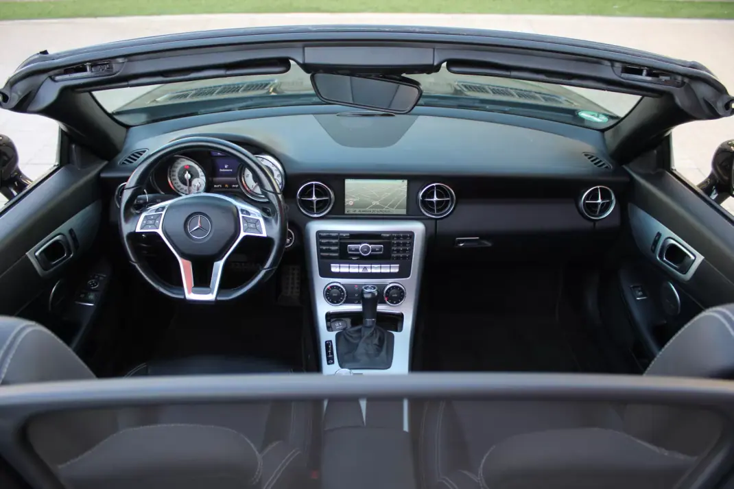 Mercedes-Benz SLK 250 2015 - 22990 EUR, 203350 km - 203350km - foto 8 de 32
