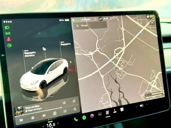 Tesla Model 3 2022 - 39900 EUR, 40060 km - AUTO.MOTO.pt - 40060km - foto 30 de 35