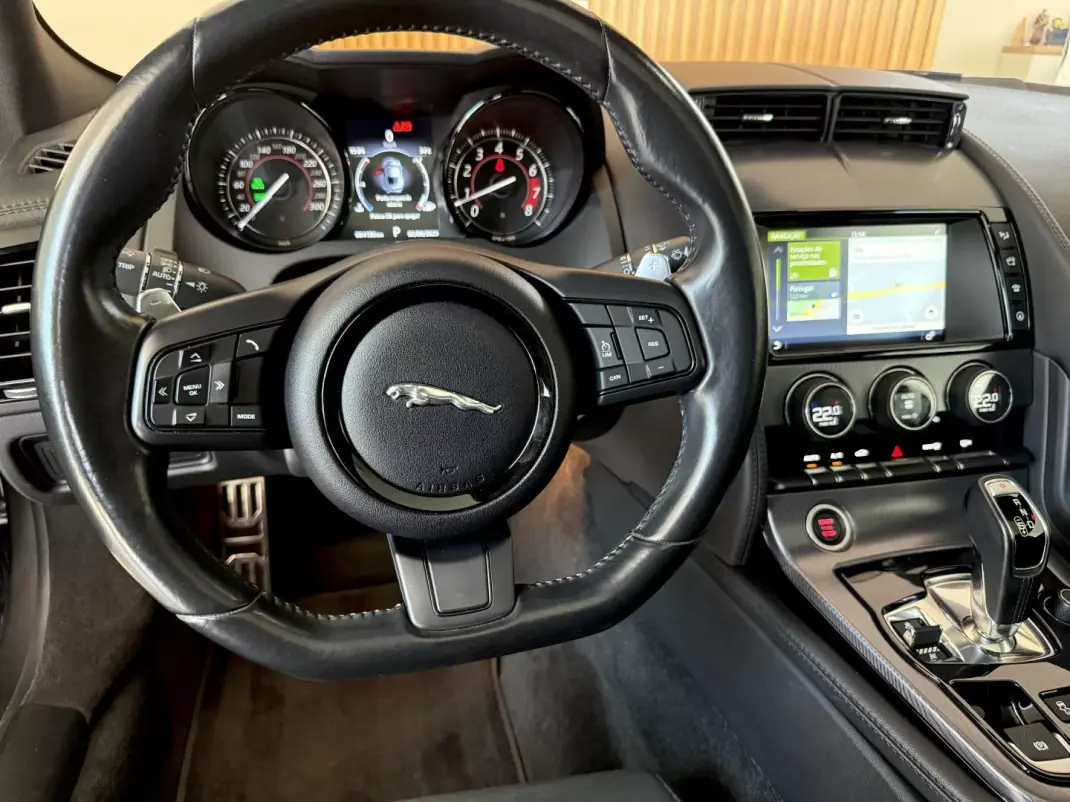 Jaguar F-Type 2018 - 46000 EUR, 64300 km - AUTO.MOTO.pt - 64300km - foto 104 de 135