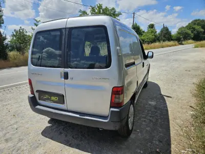 Peugeot PARTNER 1.6 HDI L2 2006 - 3300 EUR, 340000 km - AUTO.MOTO.pt - 340000km - foto 6 de 9