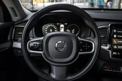 Volvo XC 90 2021 - 48990 EUR, 93199 km - AUTO.MOTO.pt - 93199km - foto 13 de 43
