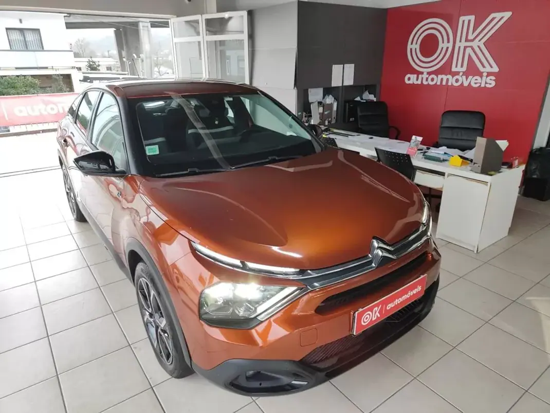 Citroën e-C4 2022 - 18500 EUR, 29900 km - AUTO.MOTO.pt - 29900km - foto 2 de 32