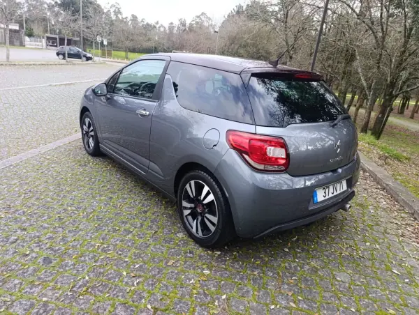 Citroën DS3 2010 - 7200 EUR, 135938 km - AUTO.MOTO.pt - 135938km - foto 4 de 12