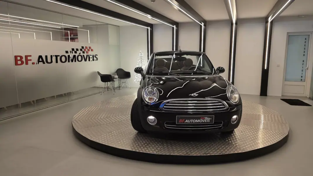 MINI Cooper 2010 - 9900 EUR, 144067 km - AUTO.MOTO.pt - 144067km - foto 10 de 56