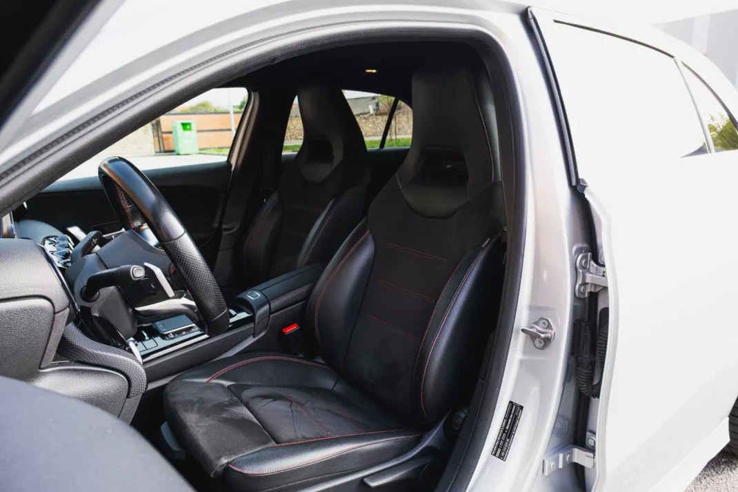 Mercedes-Benz A 180 2021 - 29900 EUR, 95000 km - AUTO.MOTO.pt - 95000km - foto 24 de 26