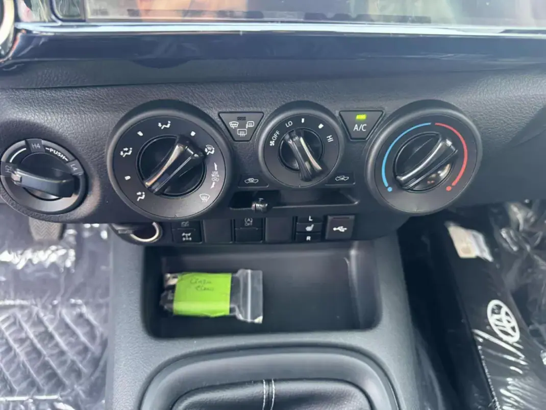 Toyota Hilux 2025 - 64900 EUR, 34 km - AUTO.MOTO.pt - 34km - foto 15 de 29