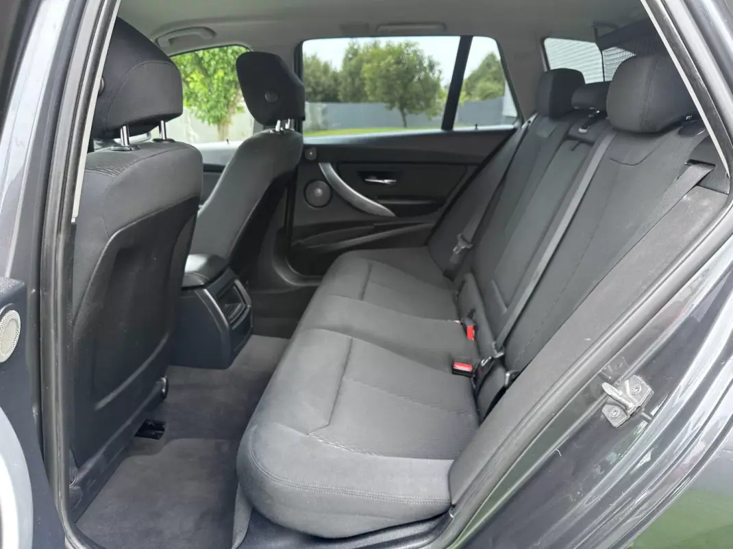 BMW 320 2012 - 12900 EUR, 167615 km - AUTO.MOTO.pt - 167615km - foto 48 de 57