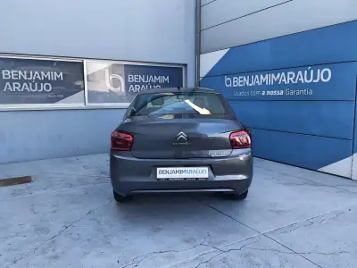 Citroën C-Elysée 2018 - 12500 EUR, 63213 km - AUTO.MOTO.pt - 63213km - foto 7 de 25
