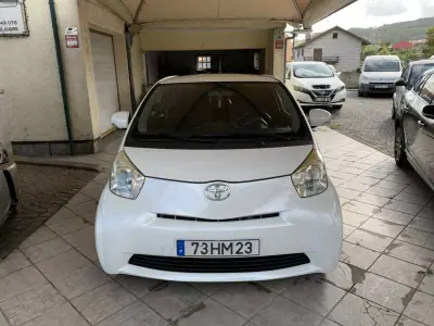 Toyota iQ 2009 - 7500 EUR, 123054 km - AUTO.MOTO.pt - 123054km - foto 7 de 22
