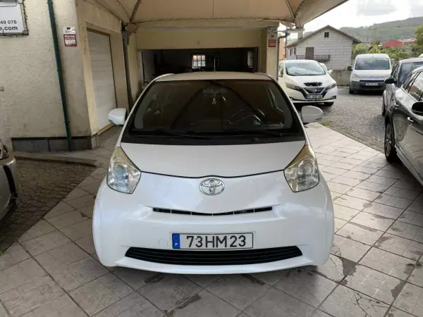 Toyota iQ 2009 - 7500 EUR, 123054 km - AUTO.MOTO.pt - 123054km - foto 7 de 22