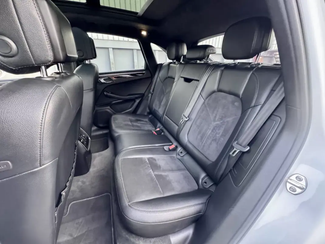 Porsche Macan 2016 - 45990 EUR, 132000 km - AUTO.MOTO.pt - 132000km - foto 30 de 34