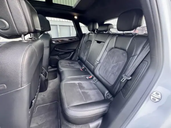 Porsche Macan 2016 - 45990 EUR, 132000 km - AUTO.MOTO.pt - 132000km - foto 30 de 34