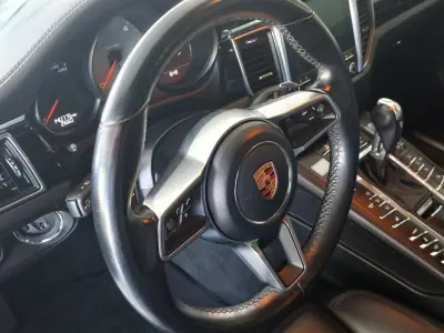 Porsche Macan 2016 - 47500 EUR, 141000 km - AUTO.MOTO.pt - 141000km - foto 10 de 23