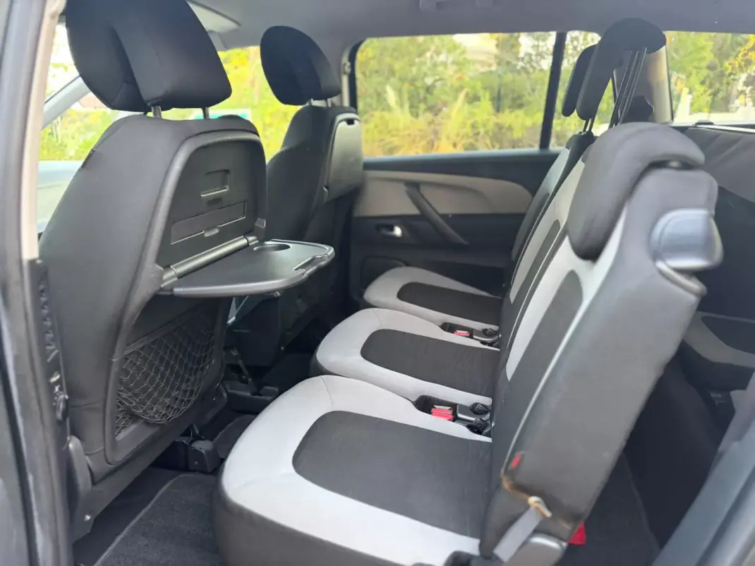 Citroën C4 Grand Picasso 2015 - 11999 EUR, 140000 km - 140000km - foto 18 de 19