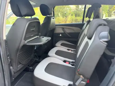 Citroën C4 Grand Picasso 2015 - 11999 EUR, 140000 km - 140000km - foto 18 de 19