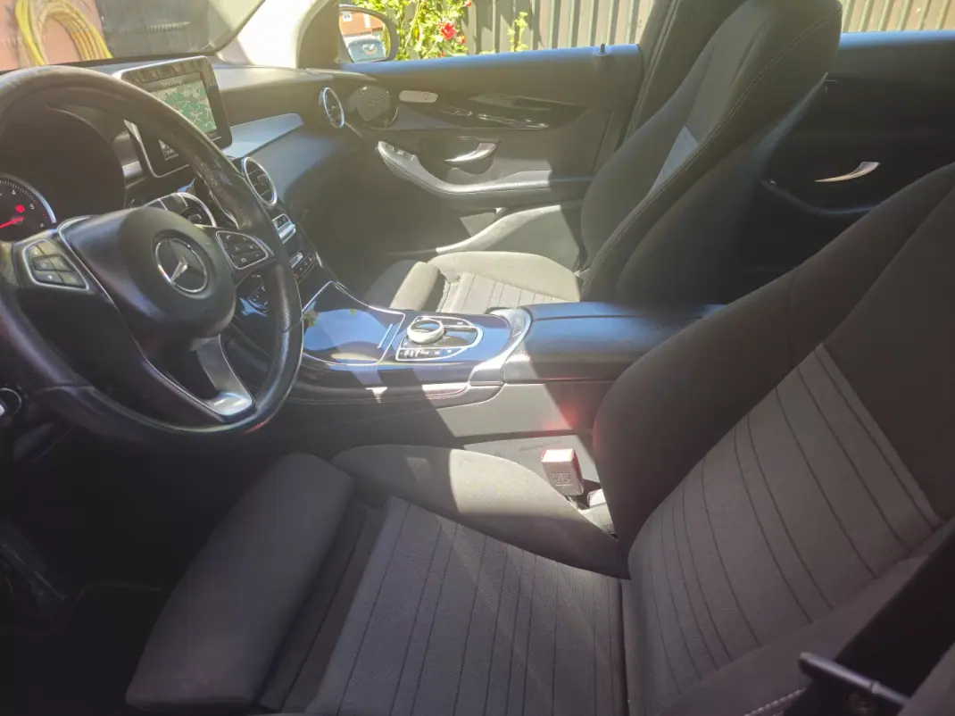 Mercedes-Benz GLC 220 2017 - 27500 EUR, 144800 km - AUTO.MOTO.pt - 144800km - foto 7 de 15