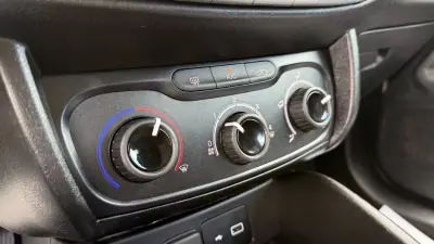 Fiat Tipo Station Wagon 2019 - 12750 EUR, 75000 km - AUTO.MOTO.pt - 75000km - foto 26 de 32