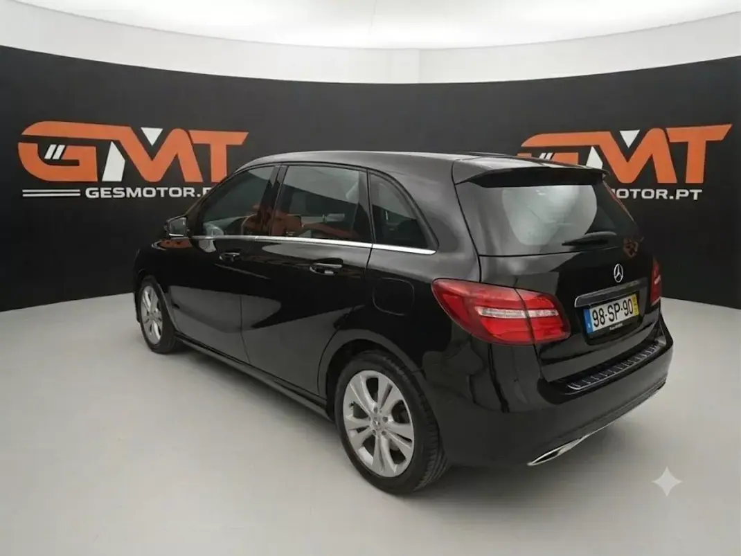 Mercedes-Benz B 180 2017 - 17490 EUR, 76000 km - 76000km - foto 5 de 15