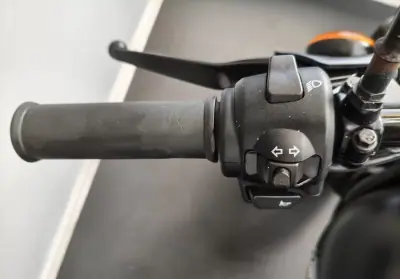 Harley-Davidson Dyna Glide Street Bob 2016 - 5950 EUR, 3000 km - AUTO.MOTO.pt - 3000km - foto 14 de 21