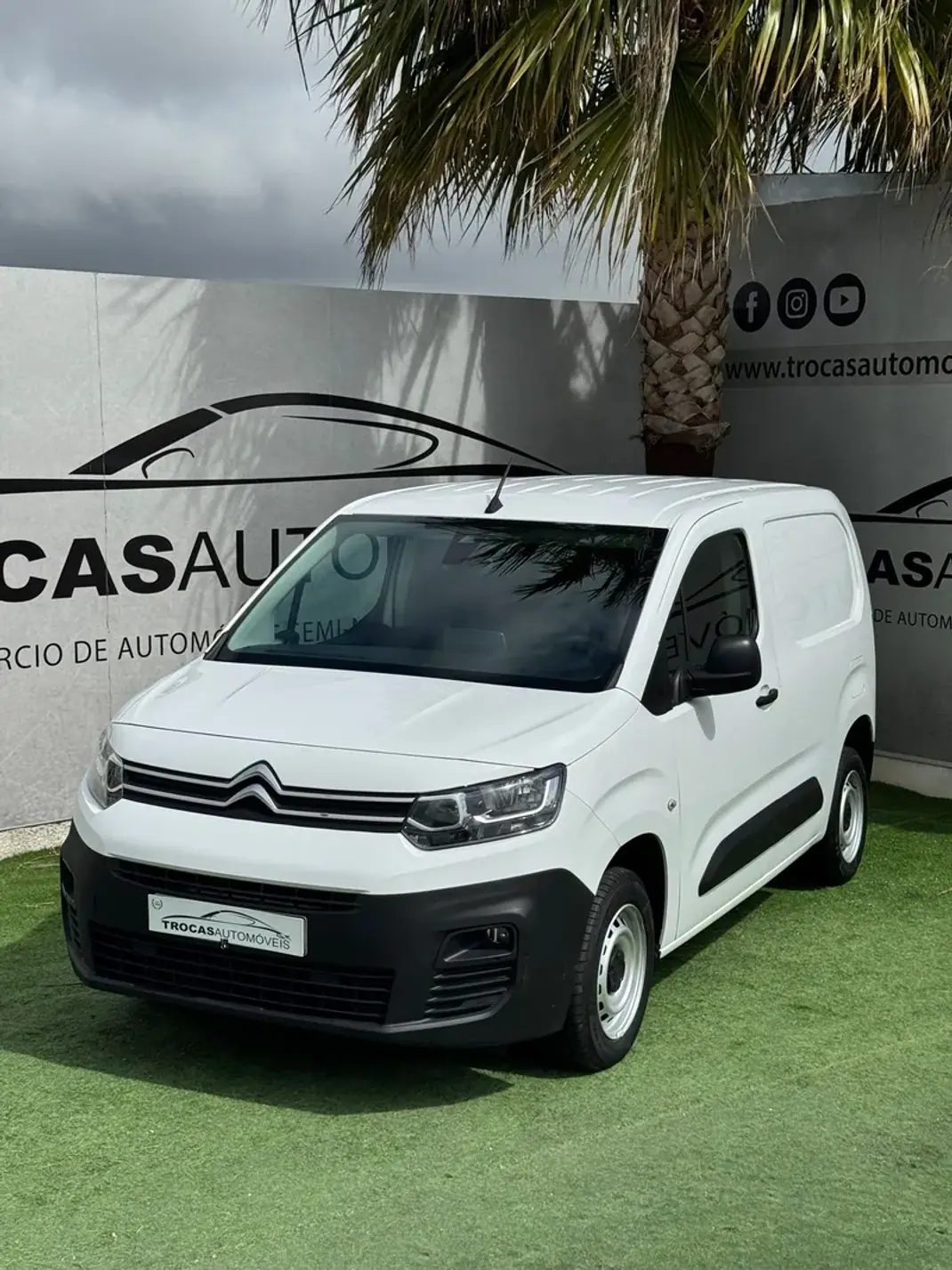 Citroën 1.5 BlueHDi M Control 2021 - 14750 EUR, 118730 km - AUTO.MOTO.pt - 118730km - foto 1 de 20