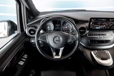 Mercedes-Benz V 250 2022 - 69500 EUR, 56256 km - AUTO.MOTO.pt - 56256km - foto 9 de 23