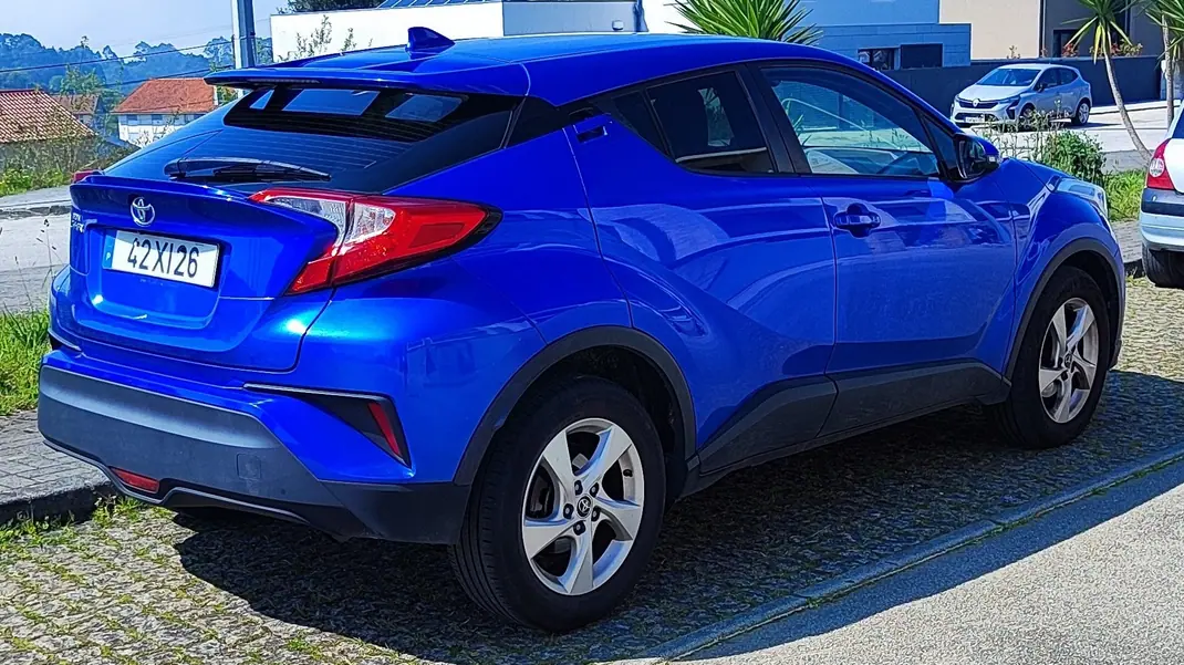 Toyota C-HR 2017 - 16500 EUR, 83000 km - AUTO.MOTO.pt - 83000km - foto 5 de 10