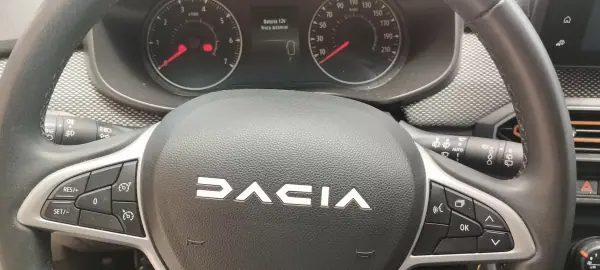 Dacia Sandero 2023 - 15950 EUR, 25560 km - AUTO.MOTO.pt - 25560km - foto 13 de 20