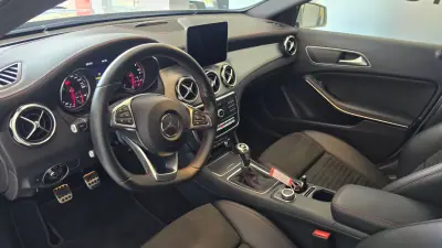 Mercedes-Benz GLA 180 2018 - 24900 EUR, 41570 km - 41570km - foto 6 de 52
