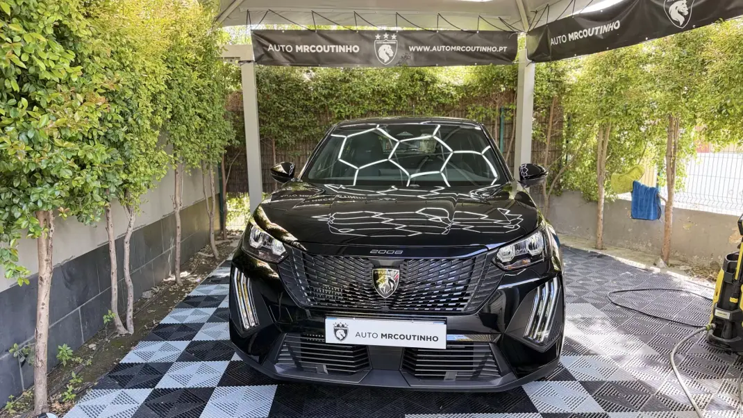 Peugeot 2008 2025 - 22500 EUR, 3357 km - AUTO.MOTO.pt - 3357km - foto 1 de 20