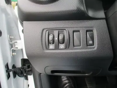Renault Clio 2017 - 11990 EUR, 81000 km - 81000km - foto 17 de 24