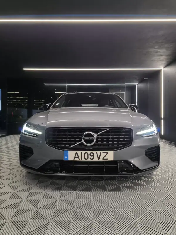 Volvo V60 2021 - 31750 EUR, 57692 km - AUTO.MOTO.pt - 57692km - foto 7 de 23